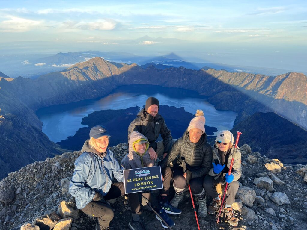 Trekking Rinjani 3 Days Summit, Lake Via Sembalun Finish senaru