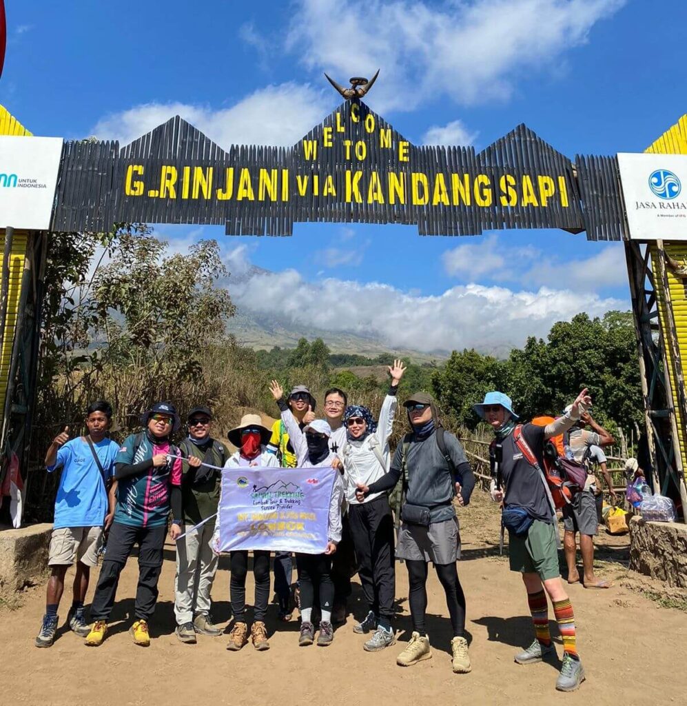 Trekking Rinjani Summit, Lake & Rim 4 Days Via Sembalun Finish Senaru